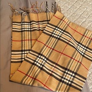 Checkered Scarf in Tan and Red 💯 cashmere